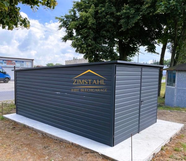 Blechgartenhaus 4m x 5m in der Farbe Anthrazit (BTX 7016) mit Doppelflügeltor, Pultdach mit Neigung nach hinten – Bild 4