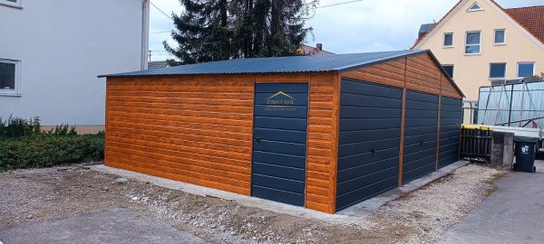 Blechgarage 9m x 5m in der Farbe Holzoptik goldene Eiche und Anthrazit (BTX 7016) mit Schwingtoren, Satteldach – Bild 2