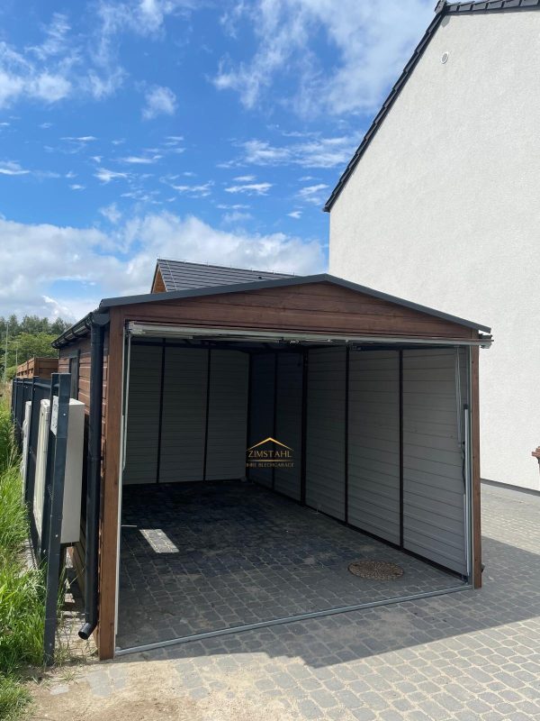 Blechgarage 3m x 5m in der Farbe Holzoptik dunkle Walnuss mit Schwingtor, Satteldach – Bild 3