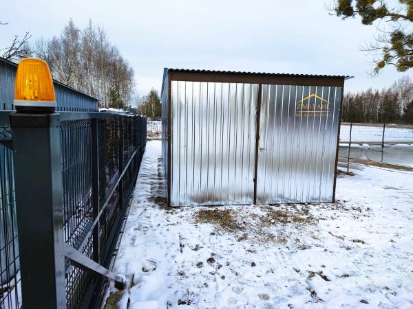 Blechgarage 3m x 5m  in der Farbe Verzinkt, Doppelflügeltor, Pultdach mit Neigung nach hinten – Bild 4
