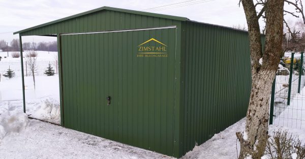 Blechgarage 3m x 5m in der Farbe Militärgrün (BTX 6020) mit Schwingtor und Überdachung 1,50m x 5m, Satteldach – Bild 2