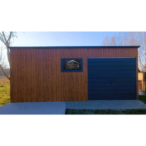 Blechgarage 6m x 6m in der Farbe Holzoptik goldene Eiche mit Schwingtor in der Farbe Anthrazit (BTX 7016), Pultdach mit Neigung nach hinten