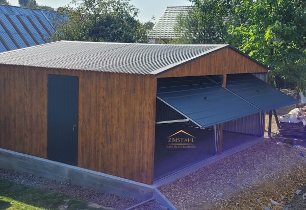Blechgarage 6m x 5m in der Farbe Holzoptik goldene Eiche und Anthrazit (BTX 7016) mit Schwingtoren, Satteldach – Bild 4