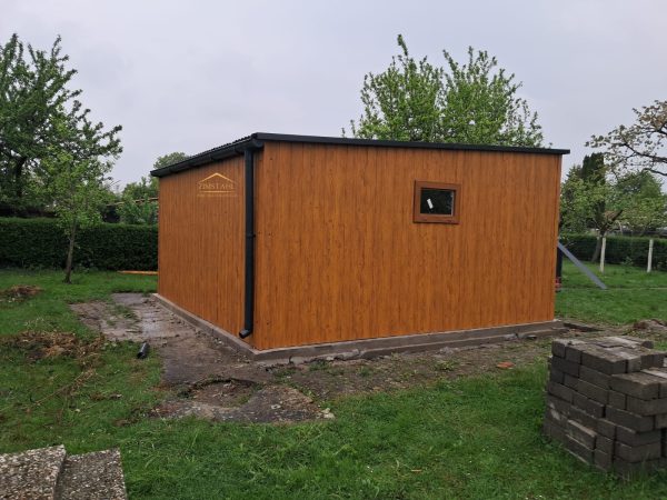 Blechgarage, Blechgartenhaus, pultdach neigung nach hinten, vertikaltrapezblech, holzoptik, goldene Eiche, Doppelflügeltor
