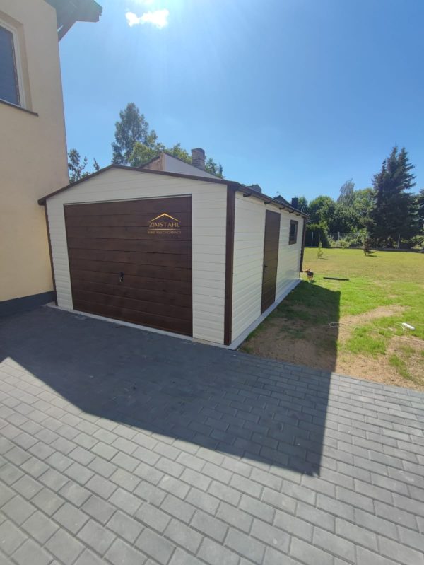 Einzelgarage, Fertiggarage, Autoblechgarage, Blechgarage 4m x 6m in der Farbe Reinweiß (RAL 9010) und Holzoptik goldene Eiche mit Schwingtor, Satteldach,