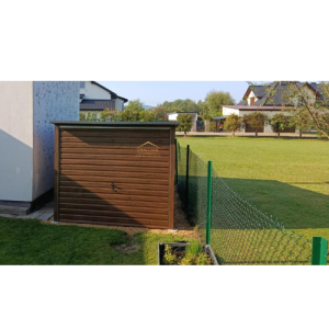 Blechgarage 3,00 m x 6,00 m in der Farbe Holzoptik goldene Eiche mit Schwingtor, Pultdach mit Neigung nach hinten